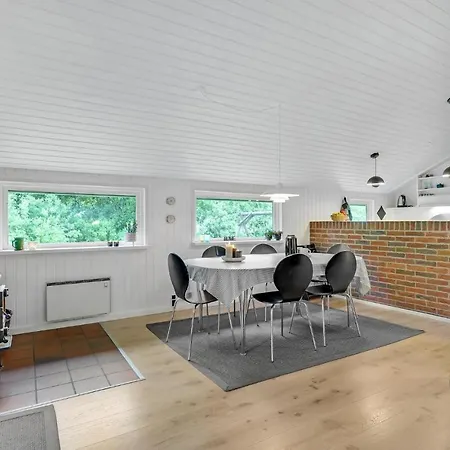別荘 Beautiful In Rm With 2 Bedrooms, Wifi And Sauna